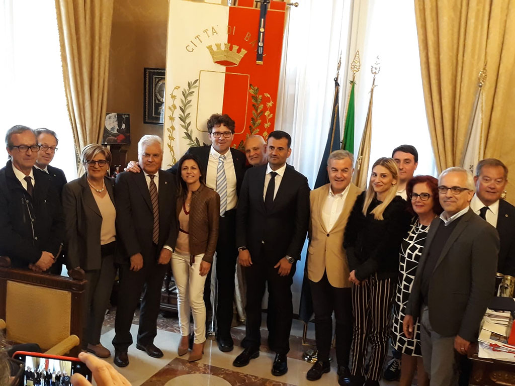 La delegazione vastese con il sindaco Decaro