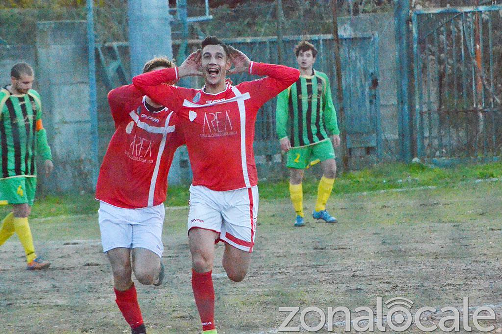 Elia Portellini festeggia il gol