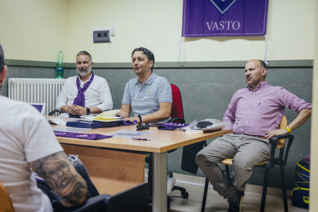 Vasto Viola Club fa il suo ingresso in città 2 fior4