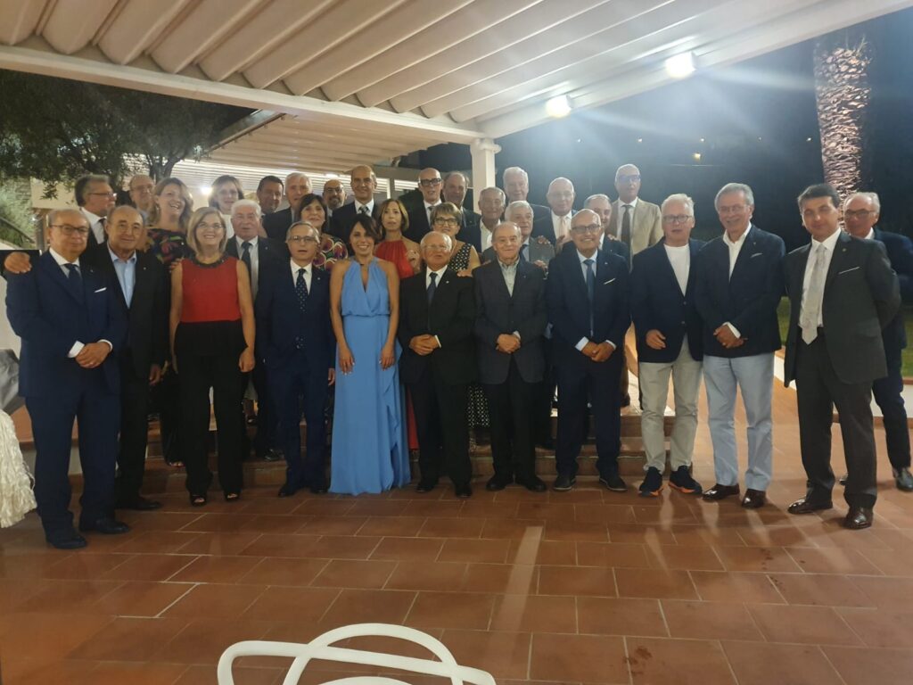 “Passaggio del Martelletto” al Lions Club Vasto Host: il nuovo presidente è Maria Grazia Angelini - Gallery 4 3 1