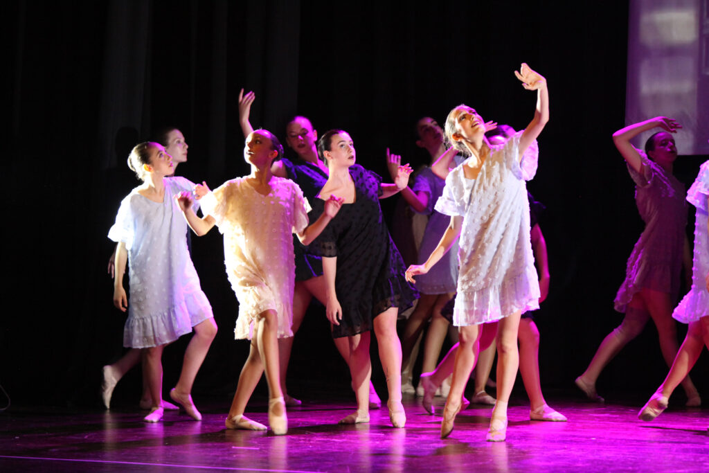 "Aforisma", magia ed emozioni danzano sul palco - Gallery 9 IMG 6864 2 R