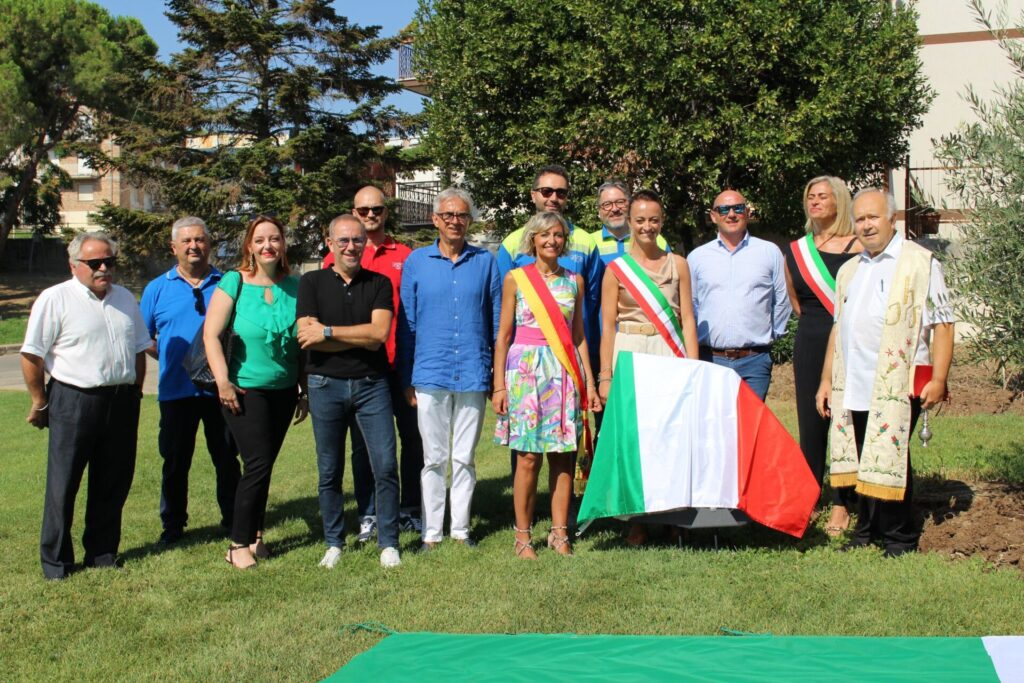 Gemellaggio San Salvo-Civitella del Tronto, piantati 3 alberi per i 60 anni della Pilkington - Gallery 3 alberi1 1