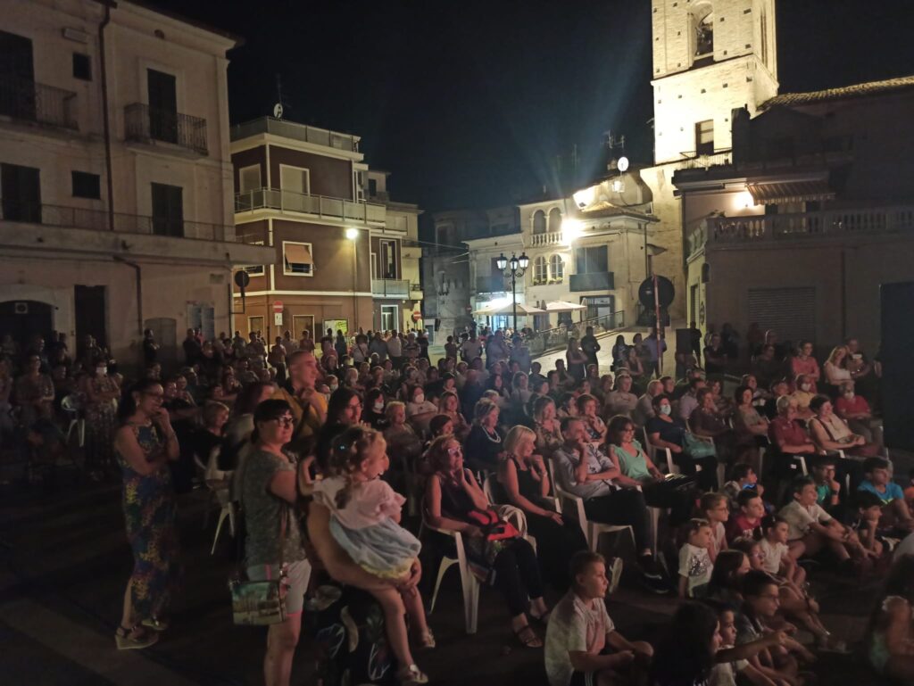 Successo di pubblico a Paglieta per "Sia fatta la mia volontà" della compagnia culturale Drago d'Oro - Gallery 2 paglieta