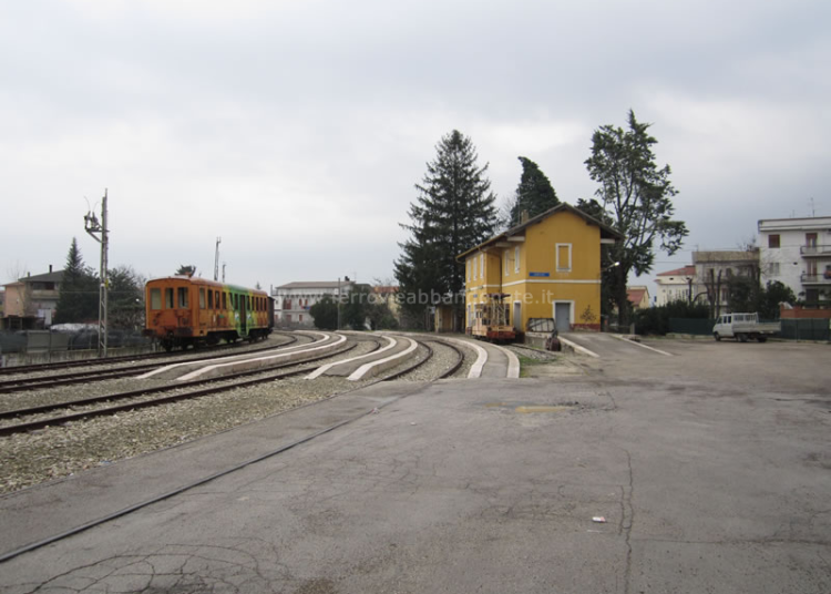 La stazione dismessa di Archi