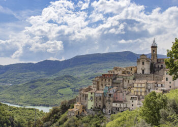 Colledimezzo e belvedere sul lago di Bomba 1