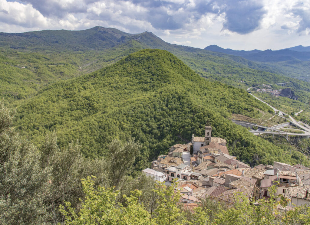 Colledimezzo e belvedere sul lago di Bomba 3