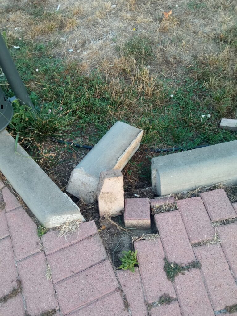 Atti vandalici al parco in via Circonvallazione histoniense 5 danneggiamenti