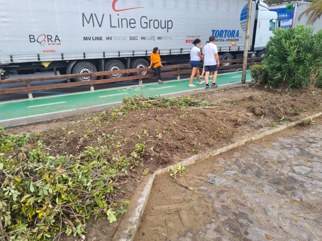 Jova Beach Party, a Fosso Marino va via il Ginestrino delle spiagge - Gallery 3 lavori jbp1 1