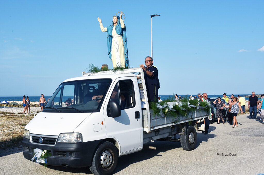 Tradizione rinnovata: la statua della Madonna dell’Assunta è tornata in mare - Gallery 5 madonna1