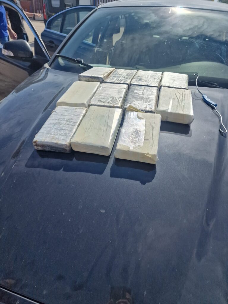 Trasportava 11 chili di droga in auto: arrestato un uomo 2 Foto 2 comunicato