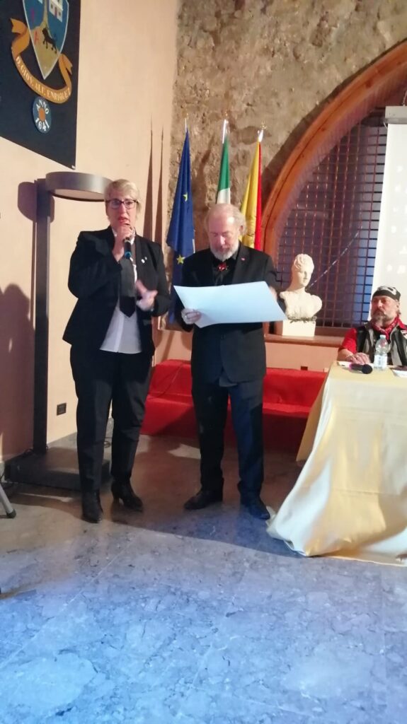 A Cinzia Corti un riconoscimento dai Templari a Palermo per la sua attività sociale durante il lockdown - Gallery 2 corti parla 1