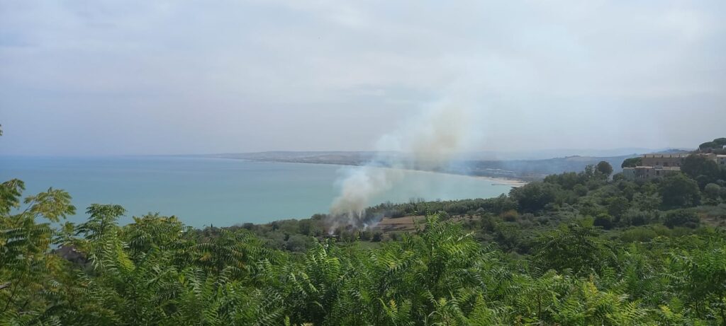 Incendio su via Istonia 2 incendio vasto