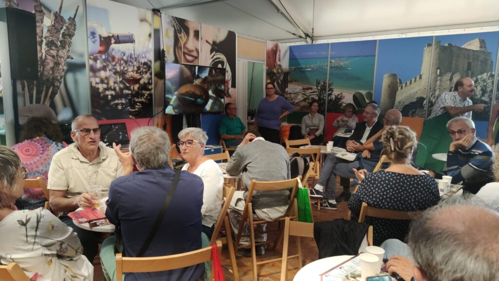 Entusiasmo e partecipazione per la cucina abruzzese al Salone del gusto - Gallery 2 tenda abruzzo