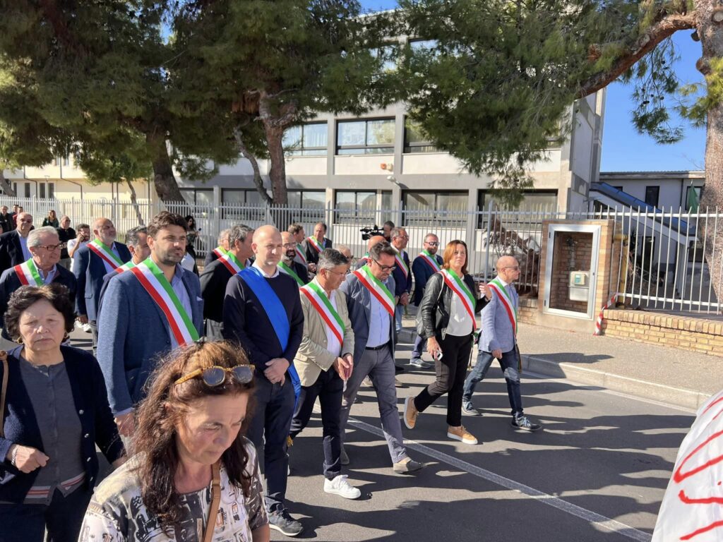 Ortona in piazza contro il caro energia - GALLERY 2 312325145 557087233084697 8748205227920504663 n