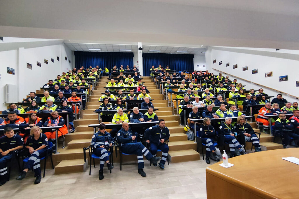 La Protezione civile di Casalbordino e Paglieta a Fano per imparare a gestire un campo d'accoglienza in emergenza - Gallery 6 Foto 4