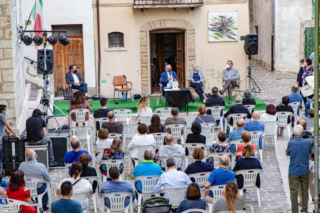Tutto pronto per “Tornareccio Regina di Miele” - Gallery 4 miele3