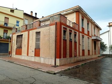 I conti di piazza Artese tornano, ma non le ragioni - Foto 2 piazza artese 2
