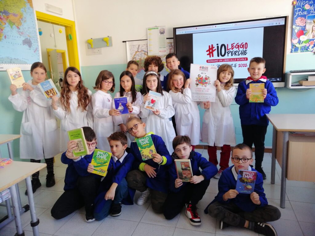 Infanzia e Primaria coinvolti in tante letture entusiasmanti con i librai: Manuela Petroro e Chiara nei libri - Gallery 8 1 3