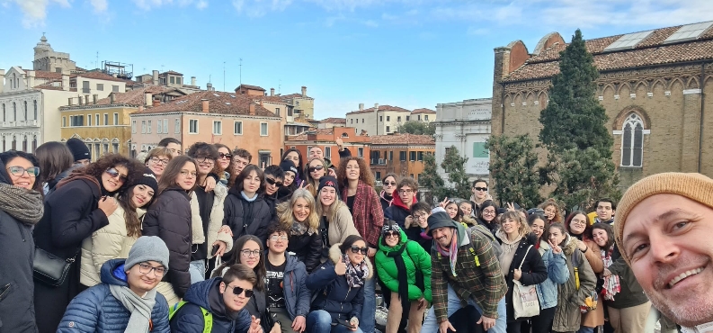 Gli studenti del liceo artistico alla Biennale di Venezia e all'Arena di Verona - GALLERY 4 1669541816138