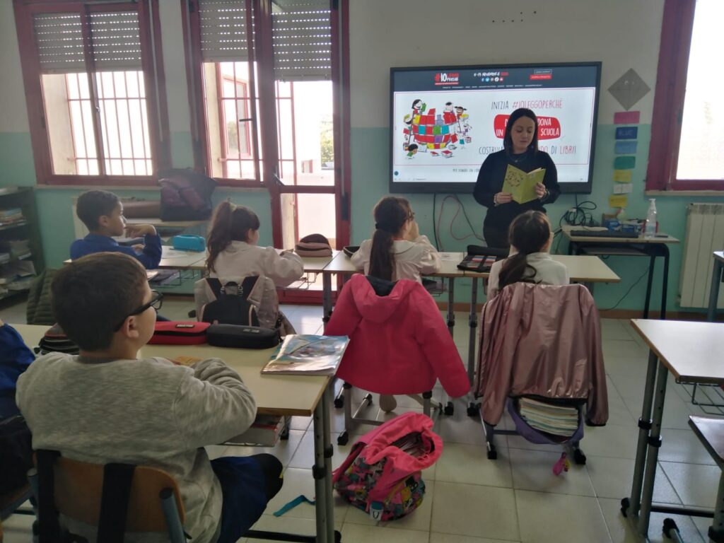 Infanzia e Primaria coinvolti in tante letture entusiasmanti con i librai: Manuela Petroro e Chiara nei libri - Gallery 7 5 3