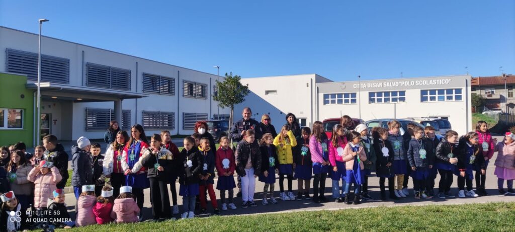 San Salvo, la Giornata nazionale dell'albero celebrata dagli alunni delle scuole della primaria - Gallery 7 5 5