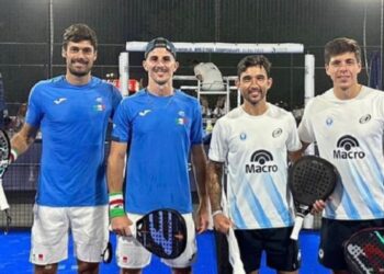 Il portacolori dell'Abruzzo ai campionati mondiali di padel a Dubai. Nella foto, è il primo a sinistra