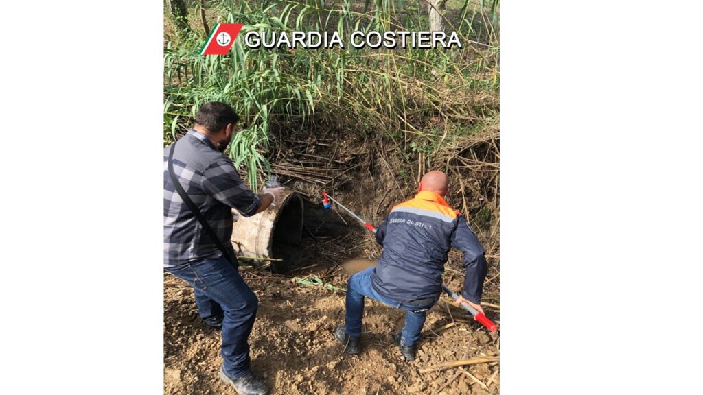 Cinque scarichi abusivi lungo i torrenti Peticcio e Saraceni- Gallery 2 scarico 2