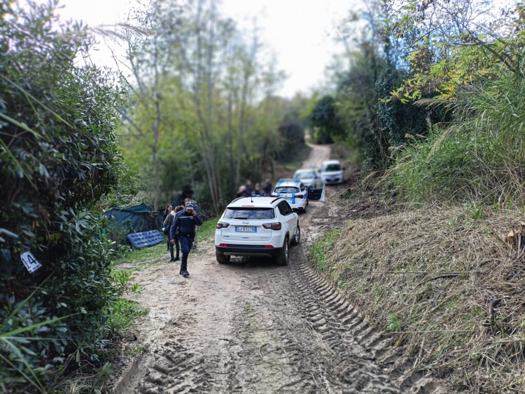Vasto, sgombero in località La Canale - Gallery 9 sgomb8