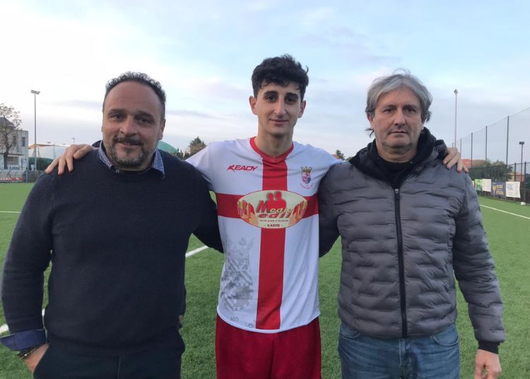 Angelo Sauro con il presidente Salvatorelli e il diesse Bellandrini