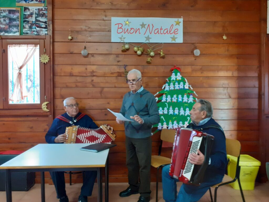 Al circolo San Paolo di Vasto lo scambio intergenerazionale è di casa - Gallery 3 band del sorriso 1