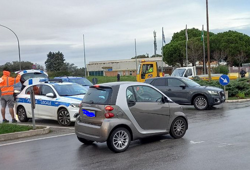 Incidente in via Conti Ricci a Vasto, intervengono Polizia e 118 - VIDEO e GALLERY 2 incidente2