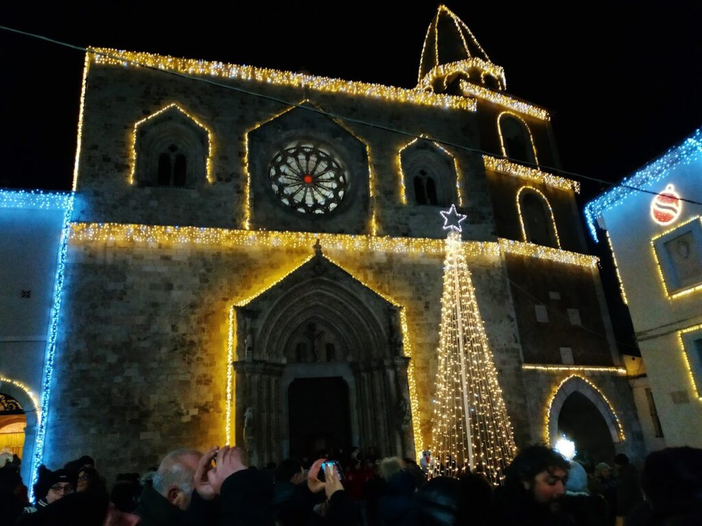 Al via Luminarie Larino Magia di luci ed è già un grande successo 2 luminarie1