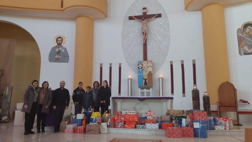 Giunto alla terza edizione il progetto "Le scatole di Natale" ed è sempre un gran successo - Gallery 7 scuola paolucci6