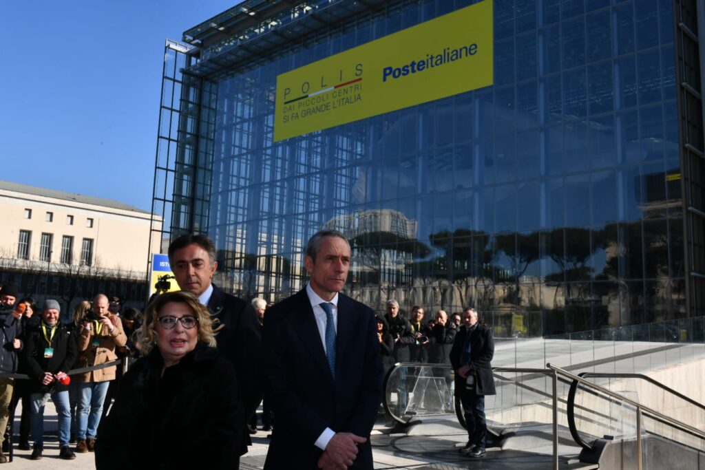Nasce Polis, la Casa dei servizi digitali firmata Poste italiane - VIDEO e Gallery 1 POSTE AD PRESIDENTE E CONDIRETTORE