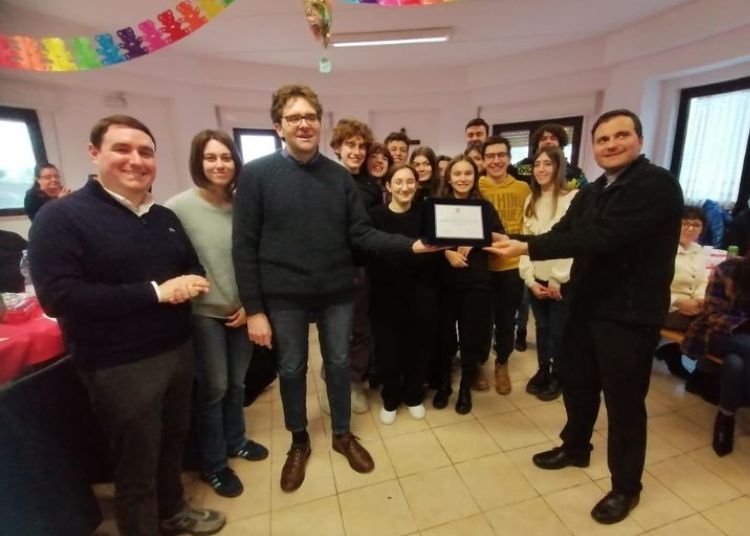 Vasto, il sindaco Menna premia la scena più bella del presepe vivente 3 Untitled design 2023 01 24T164310.926