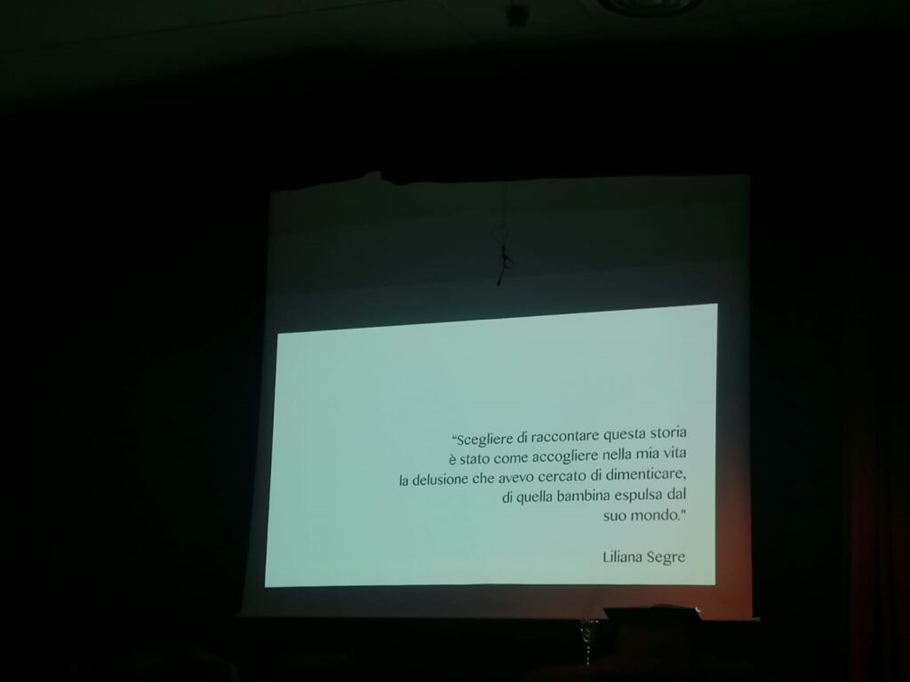 Teatro, storia ed emozioni oggi per le classi terze della scuola Paolucci - Gallery 3 comp1ok