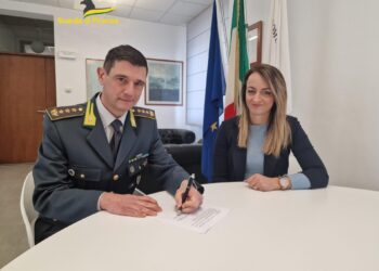 Da sinistra, il colonnello Michele Iadarola e il sindaco di San Salvo, Emanuela De Nicolis