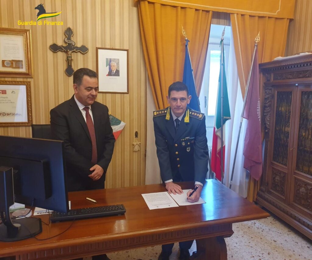 Siglato protocollo d'intesa Guardia di finanza-Comune di San Salvo su controlli di misure di aiuto sociale 2 gdf2