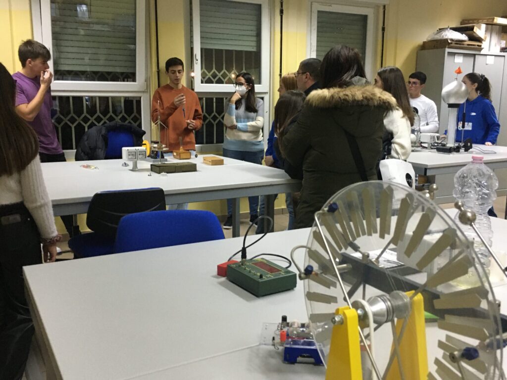Laboratori al passo con la didattica più innovativa - Gallery 4 san salvo3