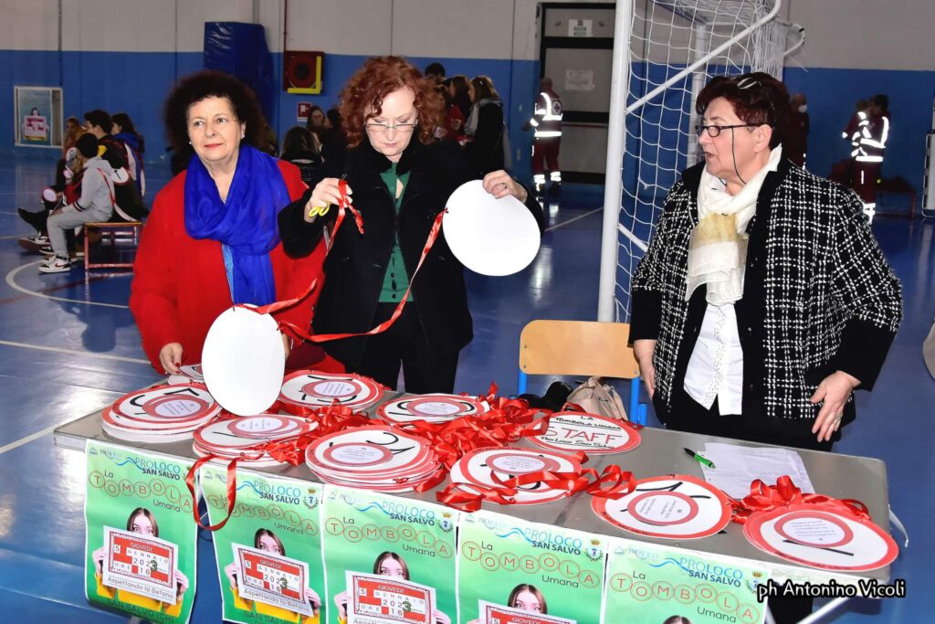 Successo per la terza edizione della Tombola umana a San Salvo - Gallery 5 tomb4