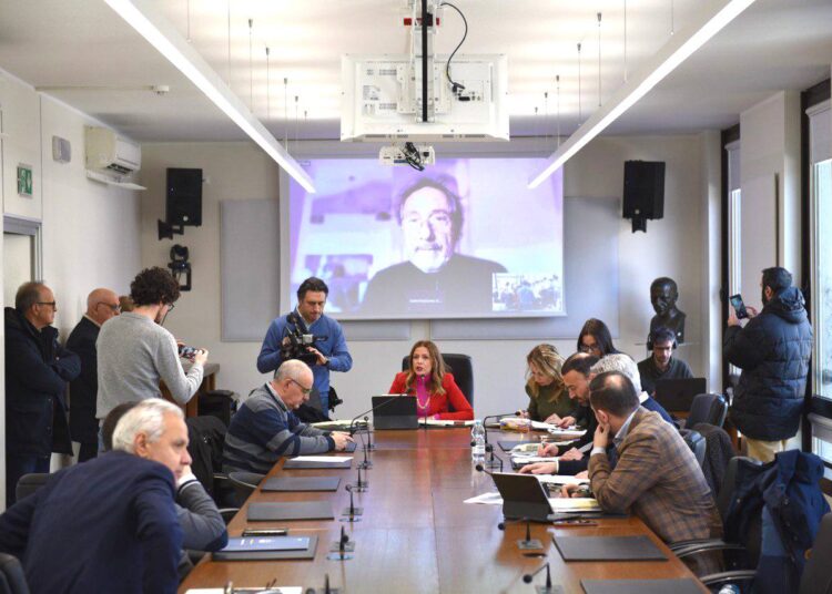 Aula Commissione dinchiesta emergenza idrica