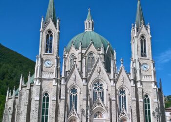 Il santuario di Castelpetroso (Is)