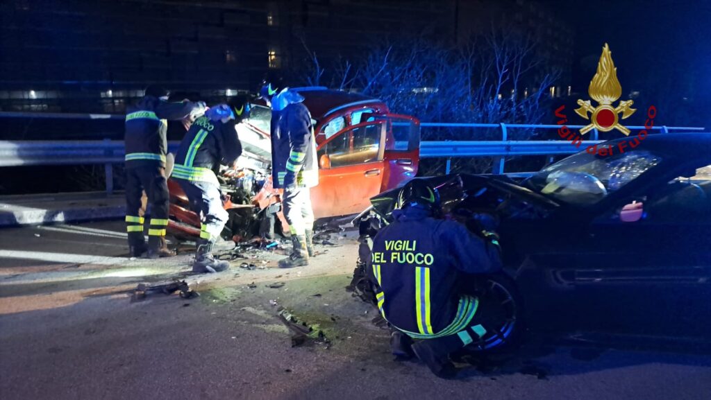Notte da incubo in Molise: incendio, incidente e alberi per strada - GALLERY 6 Photo 1675581368036