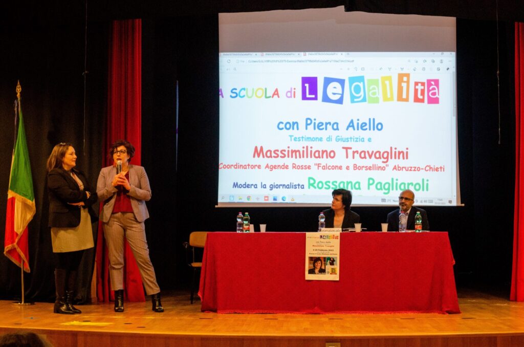 A scuola di legalità con Piera Aiello e Massimiliano Travaglini - Gallery 5 carmela grippa2ok