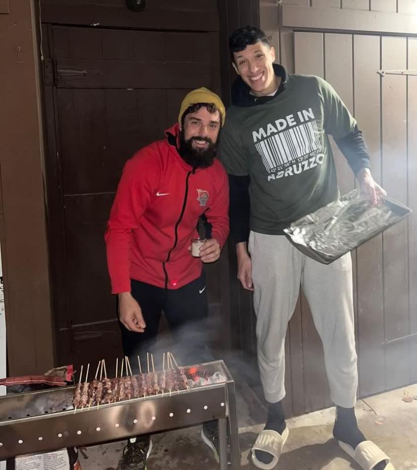 Gli arrosticini negli Stati Uniti: Simone Fontecchio dal NBA alla cucina 2 fonte