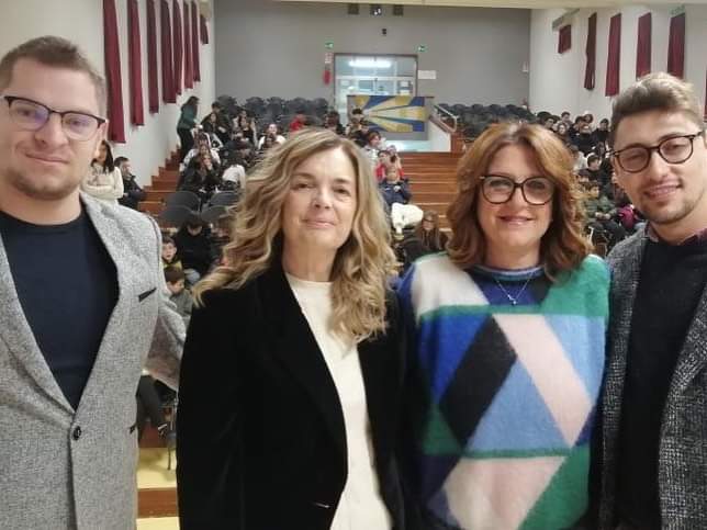Bullismo nelle scuole, al Palizzi di Vasto un incontro in occasione del Safer Internet Day - GALLERY 2