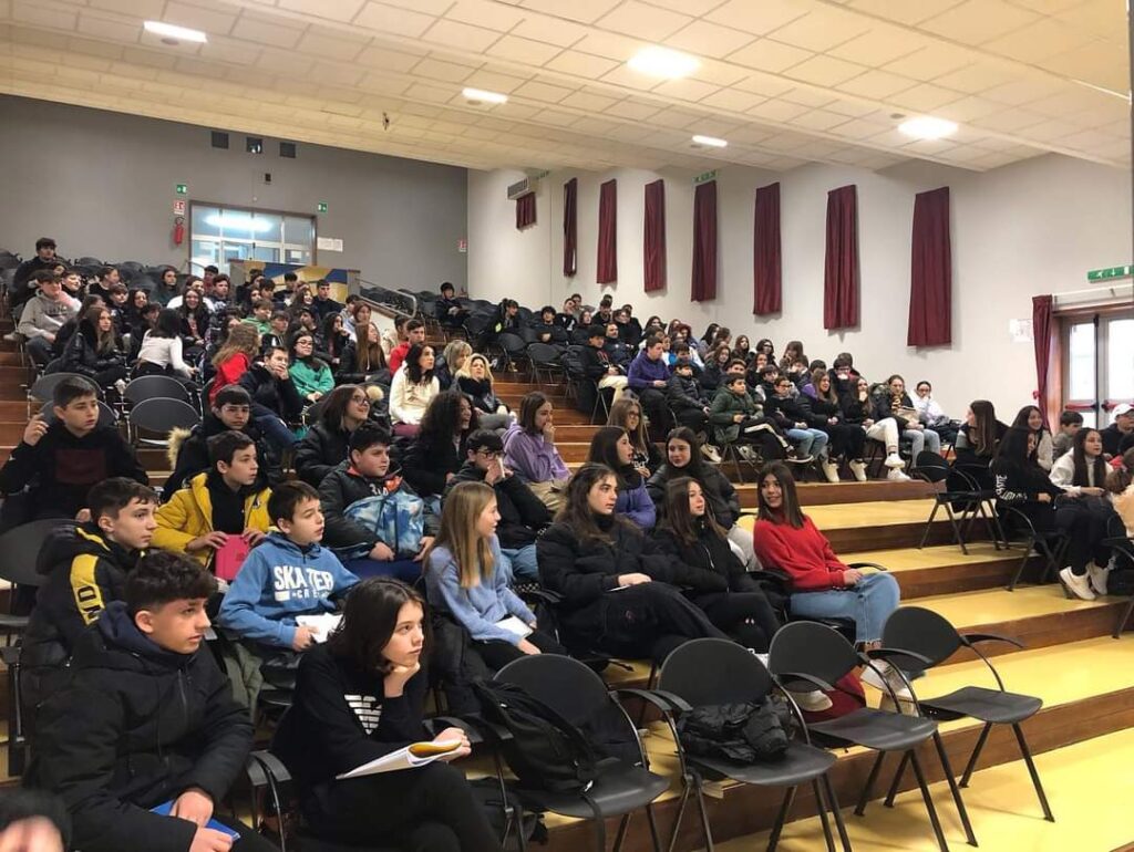 Bullismo nelle scuole, al Palizzi di Vasto un incontro in occasione del Safer Internet Day - GALLERY 4 indexpr