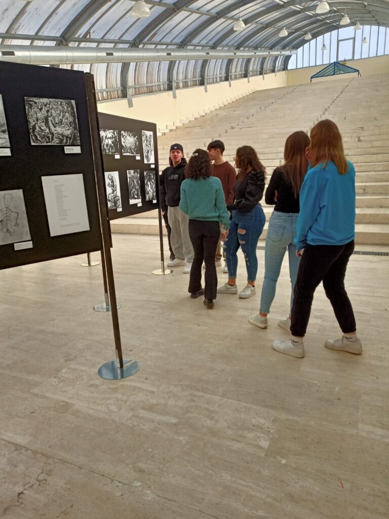 Mostra di disegni degli internati nei campi di sterminio - Gallery 6 mostra5ok