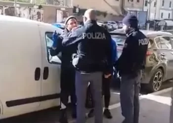 polizia in via crispi