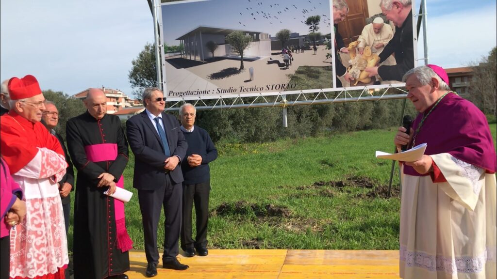 Benedizione posa prima pietra villaggio Laudato Si Termoli 1